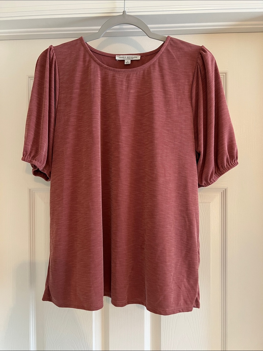 Green Envelope Mauve Puff-Sleeve Short Sleeve Top